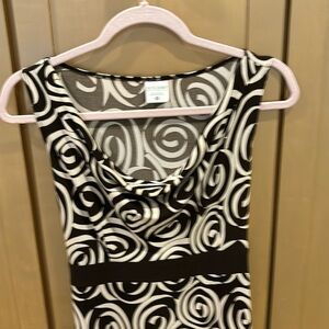 Lightweight Maternity Dress. Stylish geometric pattern. Perfect for work/evening